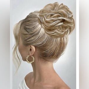 NEW Blonde Highlights Messy Bun Hairpiece Scrunchie